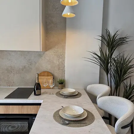 Brand New Modern Studio- Hidden Gem Argassi